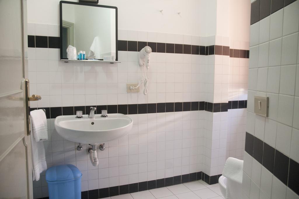 Residence Riva Gaia Terracina Pokoj fotografie